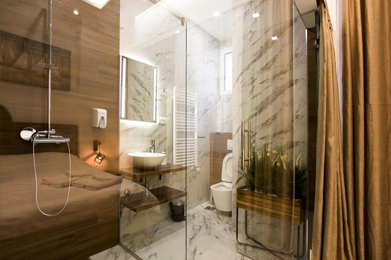 East & West Apartment Belgrade