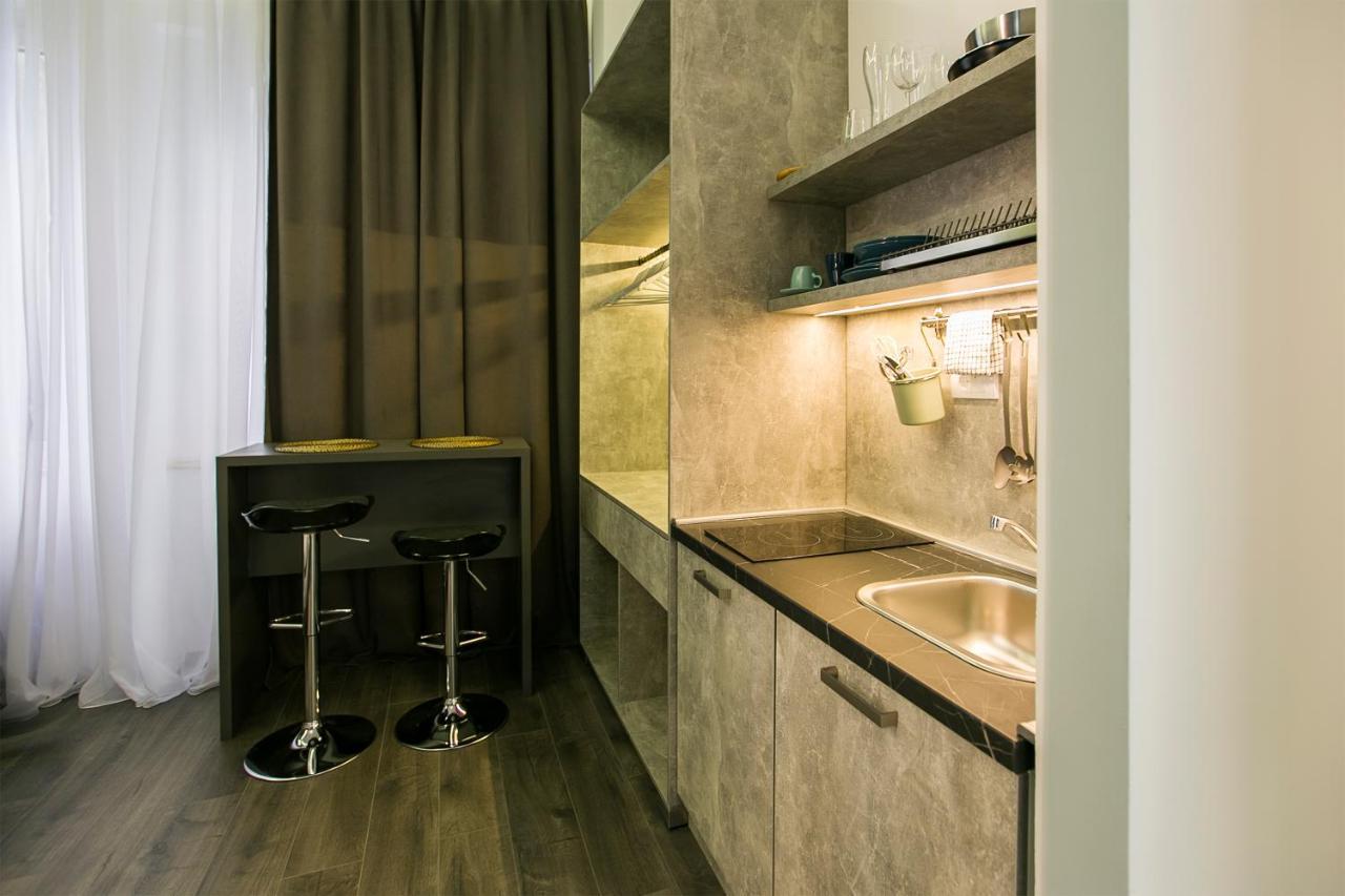 East & West Apartment