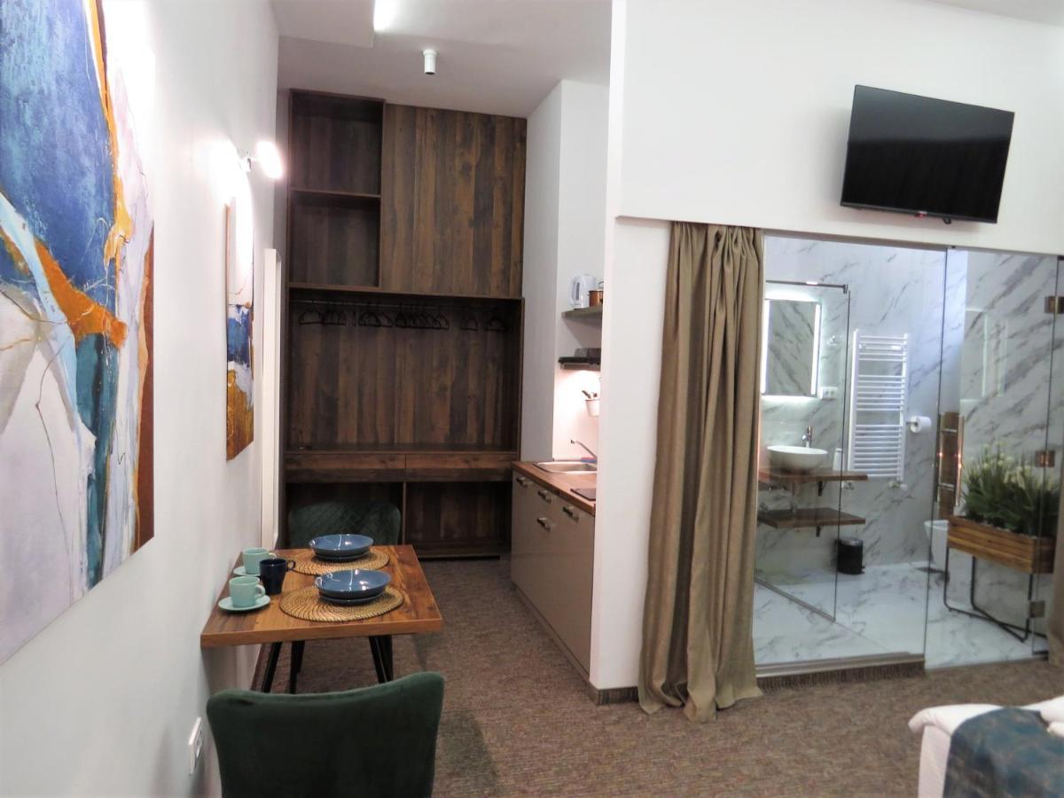 East & West Apartment Belgrade