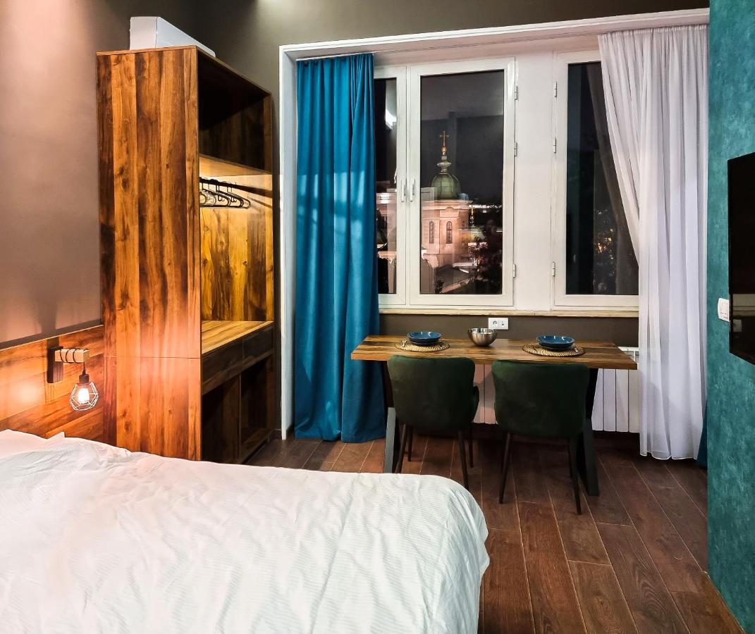 East & West Apartment Belgrade